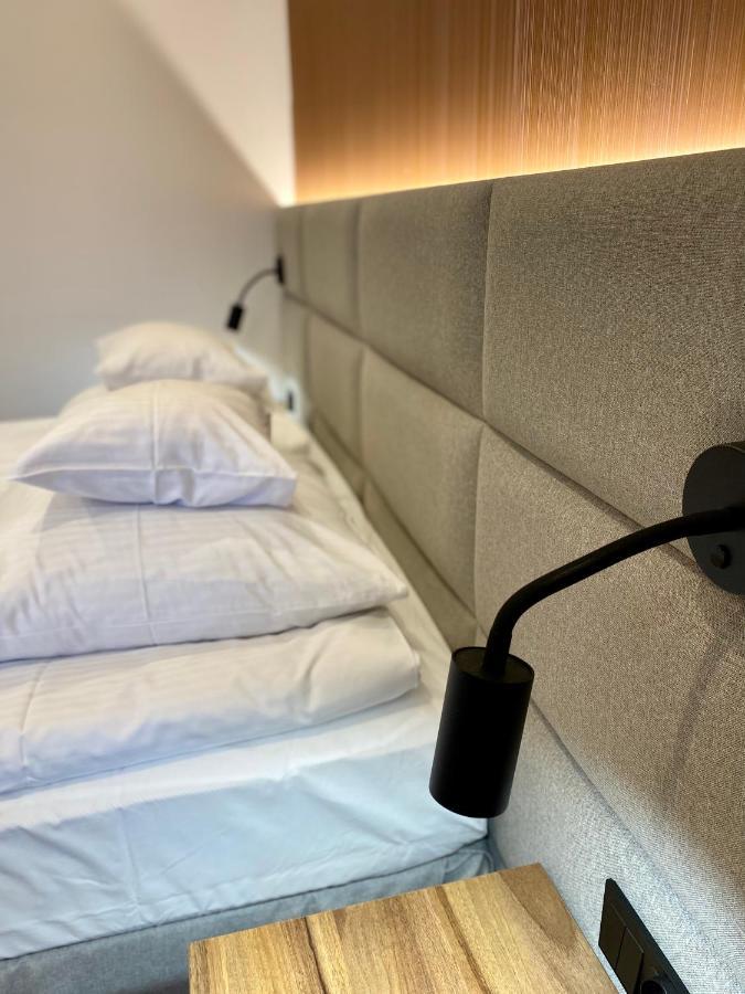 Hotel Antoni โทมาสโชว ลูเบลสกี ภายนอก รูปภาพ