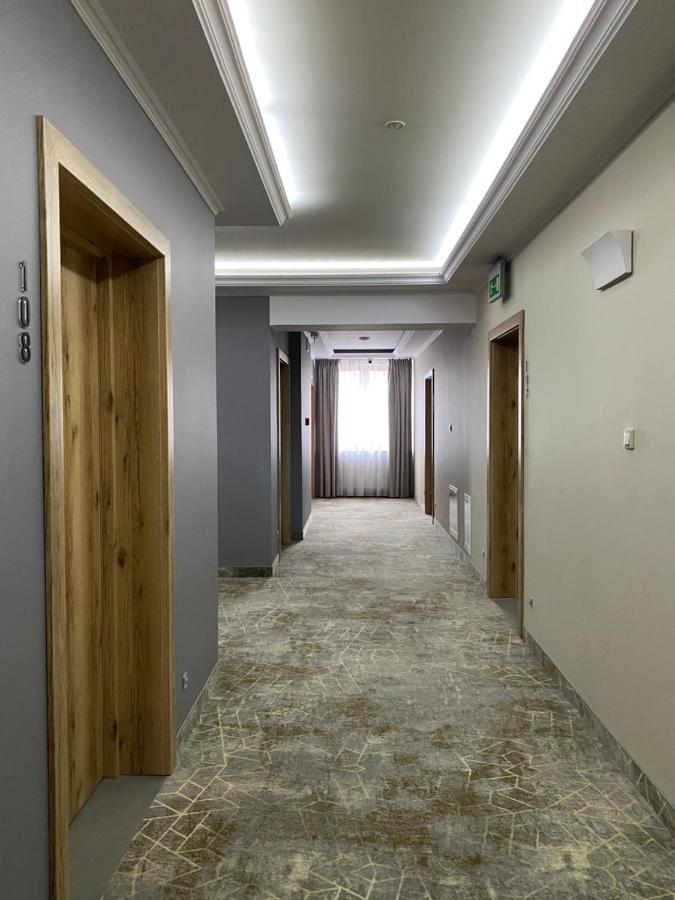 Hotel Antoni โทมาสโชว ลูเบลสกี ภายนอก รูปภาพ