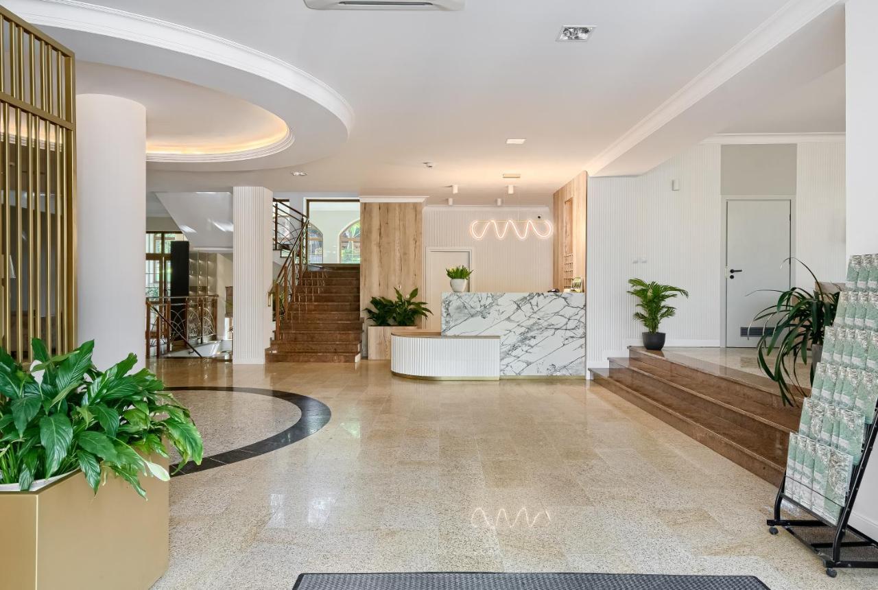 Hotel Antoni โทมาสโชว ลูเบลสกี ภายนอก รูปภาพ