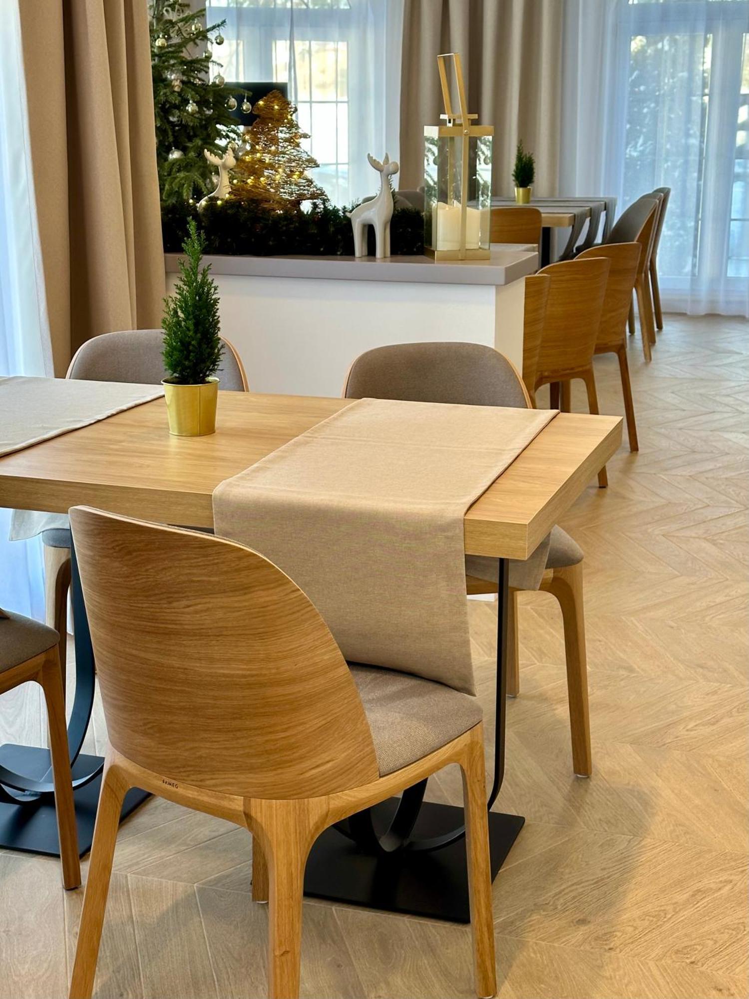 Hotel Antoni โทมาสโชว ลูเบลสกี ภายนอก รูปภาพ