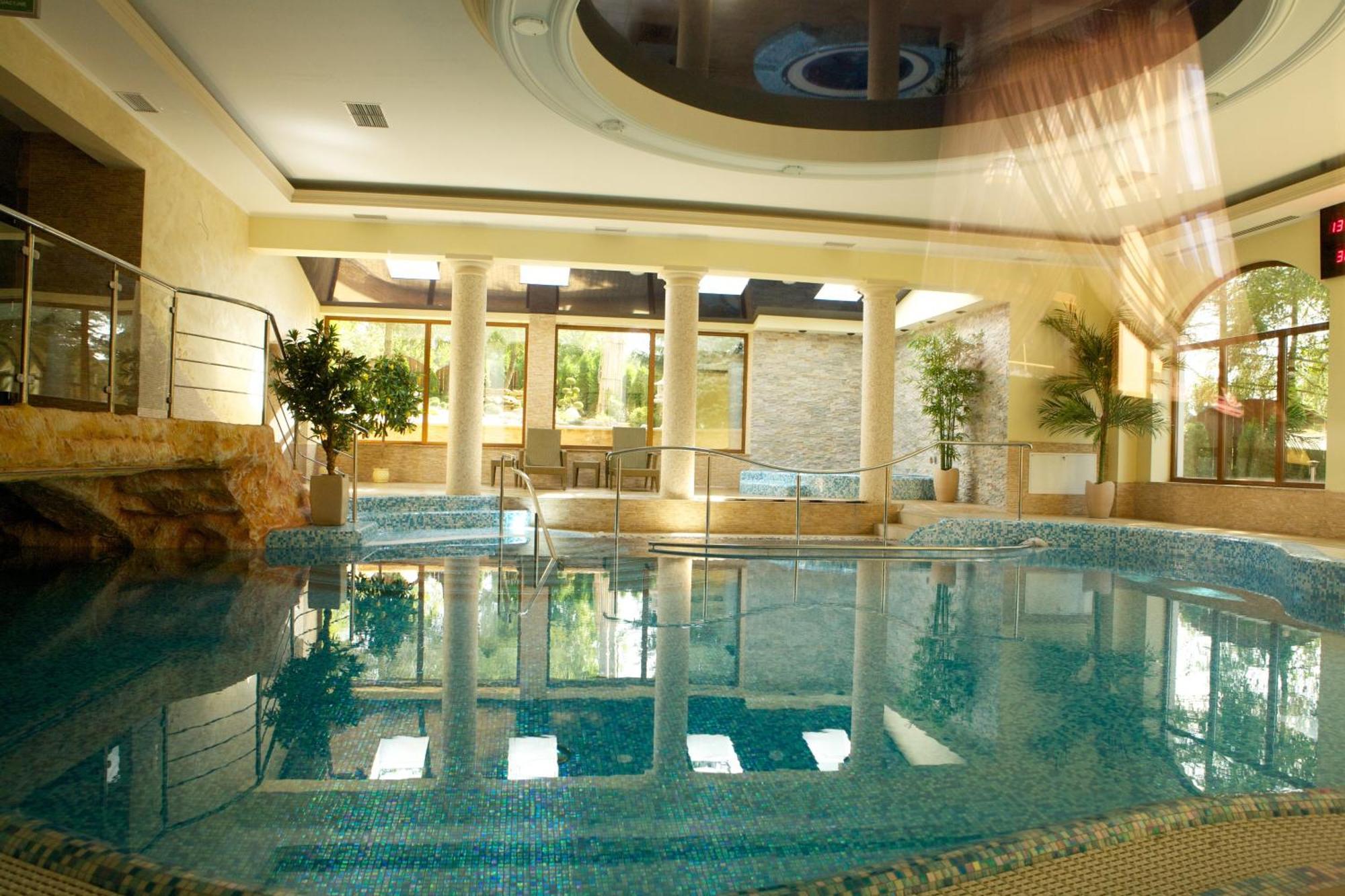Hotel Antoni โทมาสโชว ลูเบลสกี ภายนอก รูปภาพ