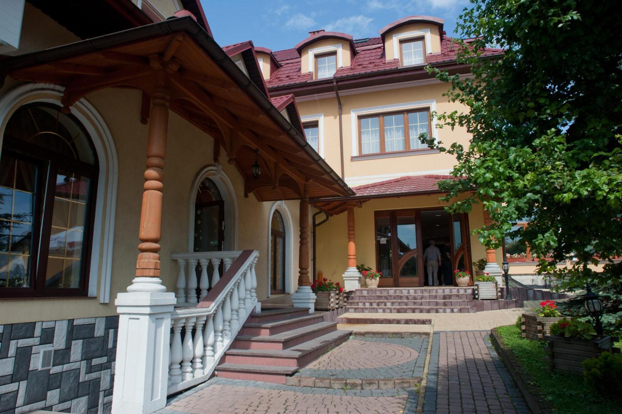 Hotel Antoni โทมาสโชว ลูเบลสกี ภายนอก รูปภาพ
