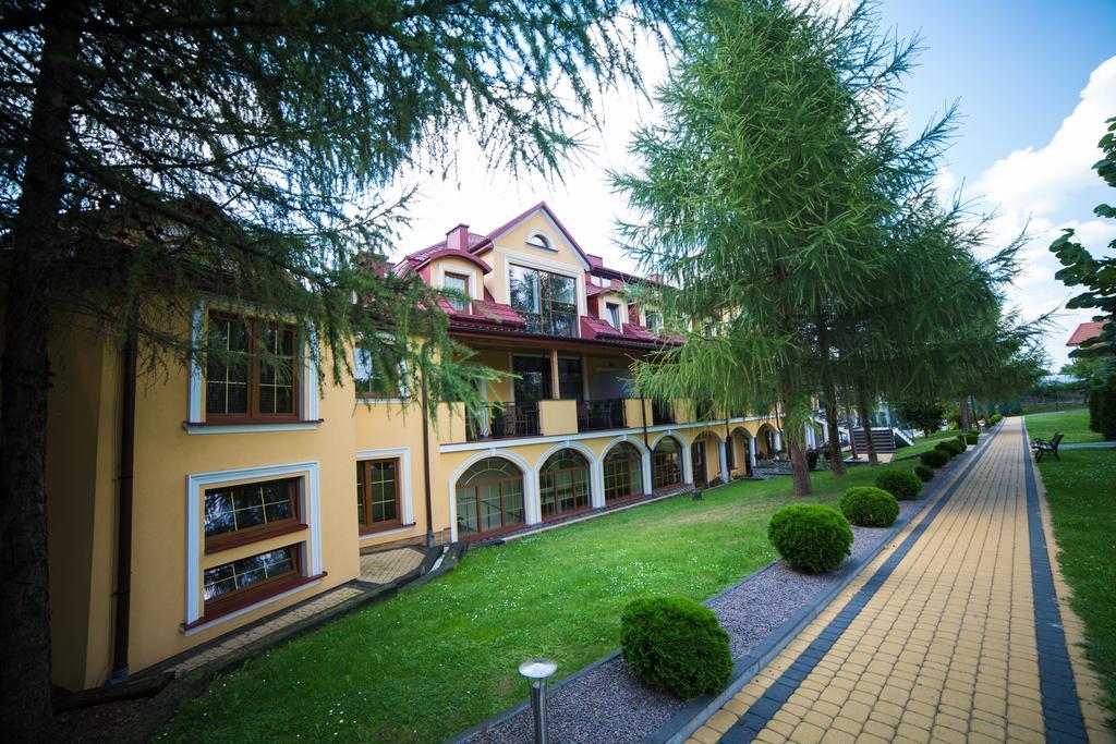 Hotel Antoni โทมาสโชว ลูเบลสกี ภายนอก รูปภาพ